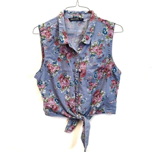 Bundle of 3 Crop Blouses - Picture 2 of 10